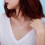 Collier Personnalisé avec Prénom et Pierre de Naissance Pendentif en Forme de Ciseaux Peigne Coiffure Cadeau pour Femme Coiffeuse