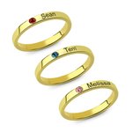 Anillos apilables con nombres de niños y piedras de nacimiento