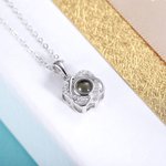 Pendentif en Double Cœurs Personnalisé avec Photo de Projection Collier en Argent avec Je t'aime en 100 Langues Cadeau pour Femme