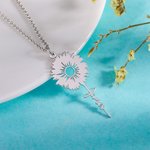 Collier avec Prénom Vertical Personnalisé Collier en Chrysanthème Soleil Croyance Cadeau de Noël Anniversaire Saint-Valentin pour Elle