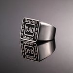 Anillo con nombre de papá personalizado en plata