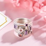 Anillo apilable personalizado con inicial y piedra de nacimiento