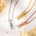 Collier Personnalisé avec Pierre de Naissance d'Enfant Pendentifde MOM/MUM de Barre en Cage Cadeau Anniversaire Fête des Mères pour Elle