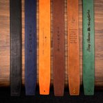 Courroie de guitare réglable en cuir PU personnalisée avec texte gravé Cadeau d'anniversaire pour musicien amateur de guitare