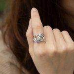 Anillo apilable personalizado con inicial y piedra de nacimiento