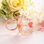 Porte-clés lettre en résine Fleurs