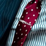 Personlig slipsnål med namn och graverad text Fars dag Födelsedagspresent för män