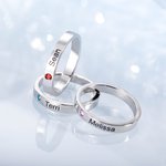 Anillos apilables con nombres de niños y piedras de nacimiento