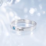 Anillos apilables con nombres de niños y piedras de nacimiento