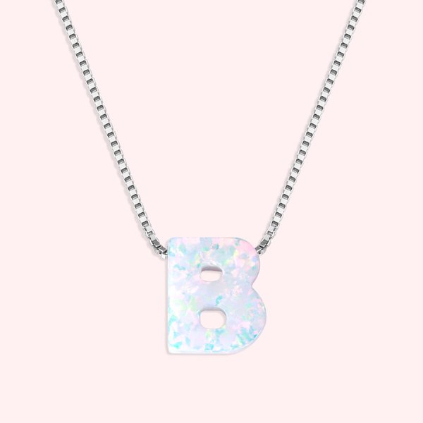 Collana con iniziali in opale naturale