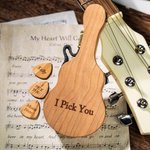 Coffret de rangement pour médiators en bois de cerisier avec 1-5 médiators Cadeau d'anniversaire pour joueur de guitare musicien