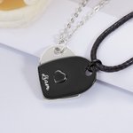 Personligt kärlekshjärtat parhalsband med text Alla hjärtans dag-present för par 2 st