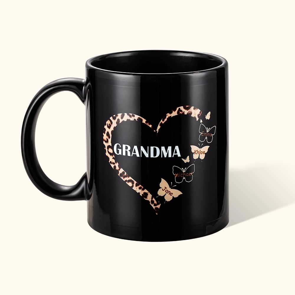 Tasse à café/thé personnalisée avec un cœur en léopard et un papillon