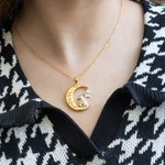 Collier avec Message Prénom Gravure Personnalisés Pendentif Lune Étoile Ours à Thème d'Amour Maternel Cadeau Fête des Mères pour Femme