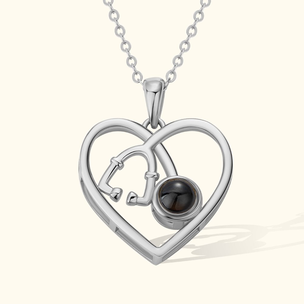 Collier Personnalisé avec Photo Projection Collier de Stéthoscope en cœur Je T'aime en 100 Languages Cadeau d'Anniversaire pour Elle Médecin