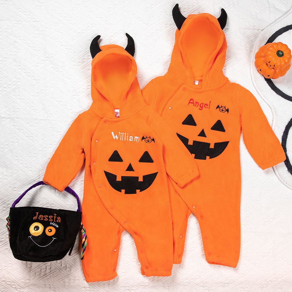 Tuta con cappuccio ricamata su misura per bambini di Halloween a colori con zucca