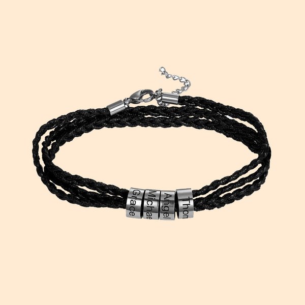 Pulsera de cuero trenzado con cuentas de nombre personalizadas