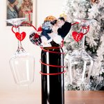 Personalisierter Flaschenhalter mit Herzförmigem Foto und Initialen aus Metall Weinglashalter Hochzeit Weihnacht Geschenk für Ehepaar