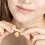 Custom Daisy Flower Name Necklace for Women