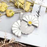 Custom Daisy Flower Name Necklace for Women