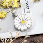 Custom Daisy Flower Name Necklace for Women
