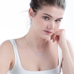 Collier Personnalisé avec Prénom Gravé sur Plaque Motifs d'Oreilles du Chien Cadeau Anniversaire pour Femme Amatrice de Chien