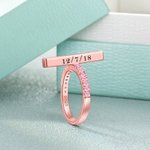 Kaiverrettu Bar Ring naisille aksenttien kanssa