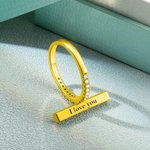 Kaiverrettu Bar Ring naisille aksenttien kanssa