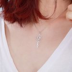 Collier Écriture Prénom Vertical Personnalisé Pendentif Balle Fleur Tournesol Cadeau pour Femme Amoureux de Sport