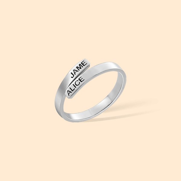 Anillo personalizado con dos nombres para regalar en San Valentín