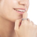 Anello con nome personalizzato per lei