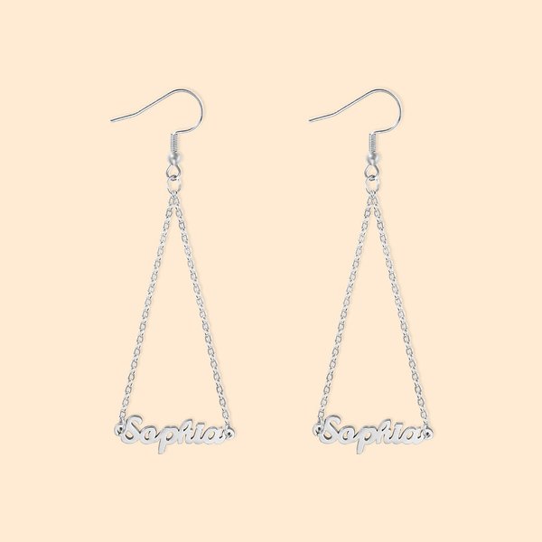 Pendientes triangulares con nombre personalizado