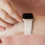 Bracelet de Montre en Silicone avec Nom Personnalisé Cheval et Fer à Cheval pour Apple