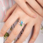 Anillo familiar apilable personalizado con piedras de nacimiento talla esmeralda para regalar el Día de la Madre