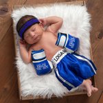 Personalisierte Leder Neugeborenes Baby Boxhandschuhe und Shorts Set mit gestickten Namen Foto Requisiten Geburtstag Sport Geschenk für Baby