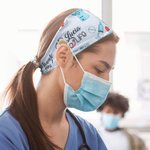 Personalisiertes Krankenschwester-Stirnband mit Knöpfen