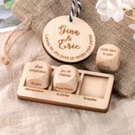 Dés de Rendez-vous en Bois Personnalisés avec Gravures sur Étiquette Ronde et Dés Cadeau Saint-Valentin pour Couple Amis
