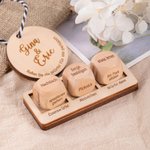 Individuell gravierter Datums-Nachtwürfel aus Holz