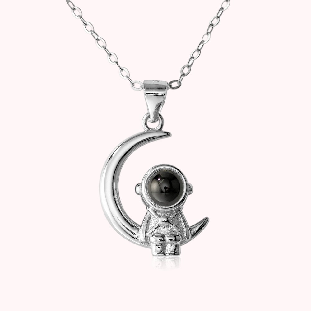 Collier Projection Personnalisée avec Photo Breloque Lune et Astronaute Cadeau Anniversaire