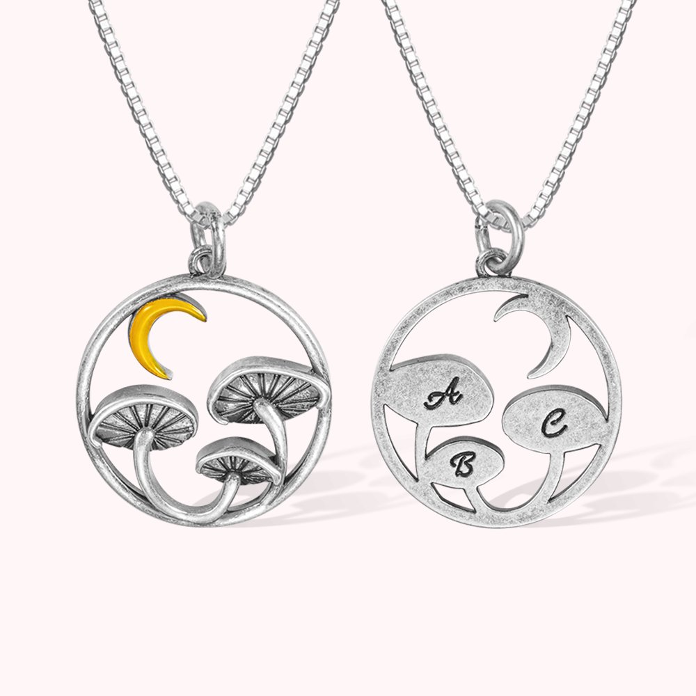 Pendentif Personnalisé avec Initiales Collier de Champignon et Croissant de Lune Cadeau d'Anniversaire St Valentin Pour Elle