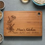 Billot en Bois Personnalisé avec Gravure de Nom et Fleur de Naissance Cadeau Fête Anniversaire pour Amoureux de Cuisine