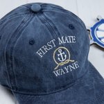 Personalisierte Retro „CAPTAIN“ Basecap mit Anker Muster und Namen Stickerei Mehrfarbige Kappe Geschenk für Freunde Verein Team