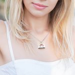 Collier Personnalisé avec Prénom Gravé Collier Commémoratif Urne de Cendres Arc-en-ciel Empreinte de Patte Cadeau pour Amoureux des Chiens Chats