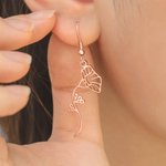 Gepersonaliseerde geboorte bloem bengelen oorbellen Gifts for Her