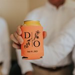 Personalisierter Weicher Elastischer Bier Dosenkühler mit Geburtsblumen Datum und Namen Geschenk für Hochzeit Party Geburtstag