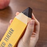 Personlig träpenna Lärarnamnplatta Klassrumsinredning Lärargåva