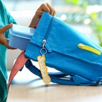 Porte-clés personnalisé en acrylique pour sac à dos avec étiquette et nom