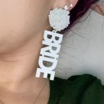 Orecchini di perline personalizzati con ciondolo a forma di lettera glitterata Regalo per la squadra del giorno del gioco per la mamma tifosa di calcio.