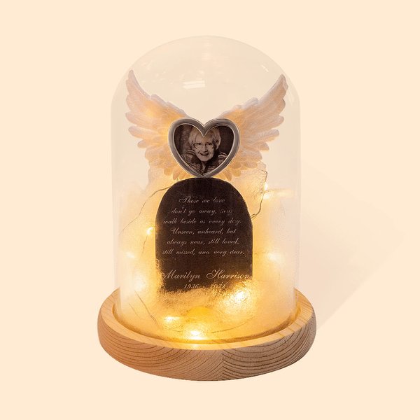 Ornamento da tavolo personalizzato con foto di ali d'angelo, luci fatate e placca di granito incisa Regalo di simpatia per la perdita di una persona c