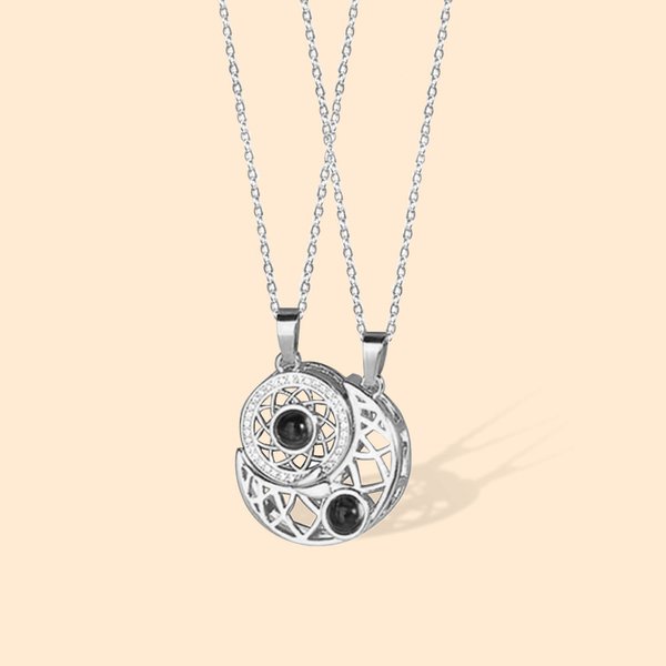 Paire de Pendentifs Personnalisés avec Photo de Projection Collier en Argent Soleil et Lune Cadeau St-Valentin pour Couple